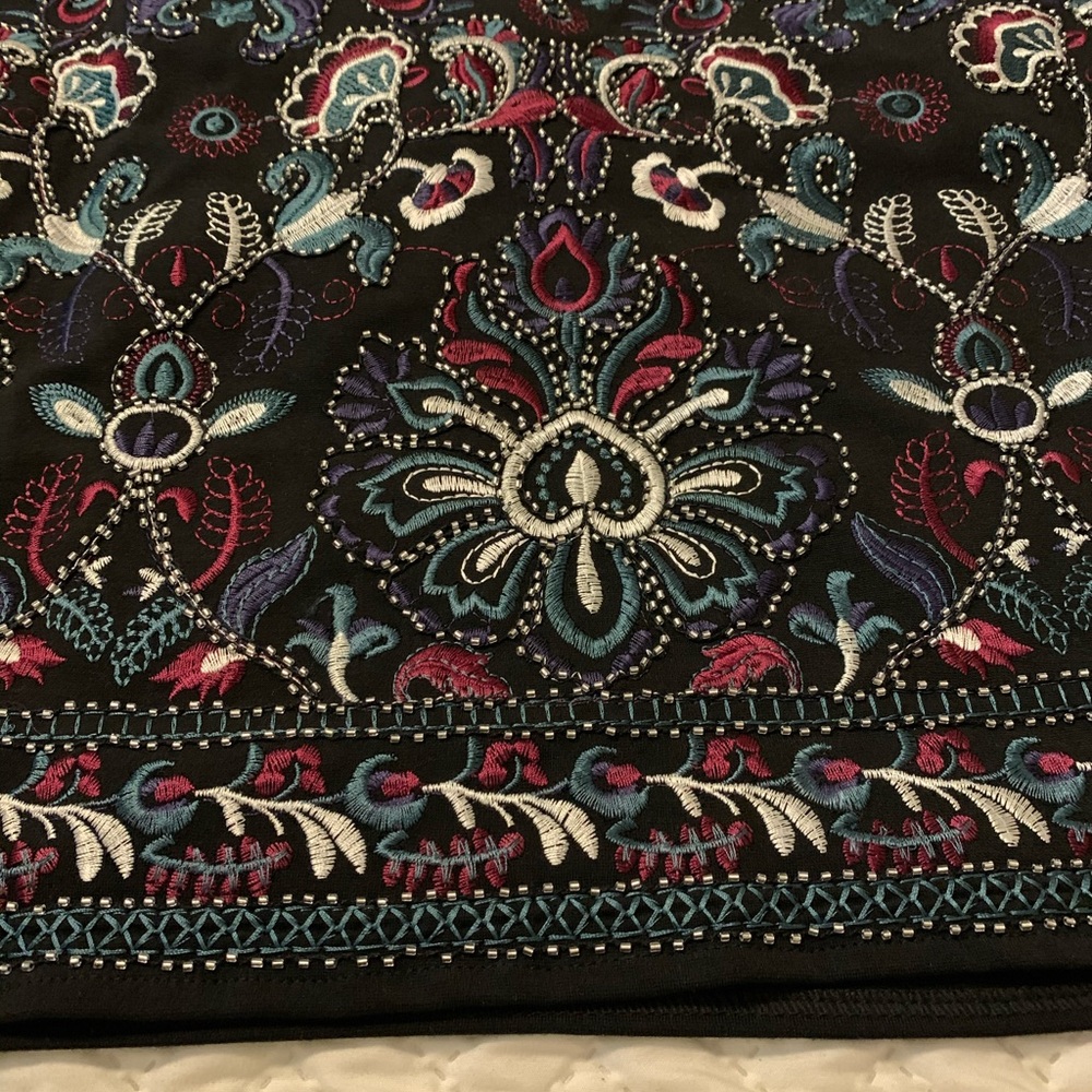 Ladies Lrg mini skirt - Picture 2 of 4